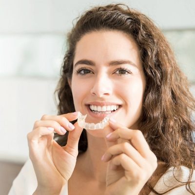 bg-invisalign-smile-makeovers-mob